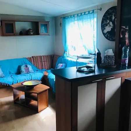 Au Petit Bonheur Méjannes-le-Clap